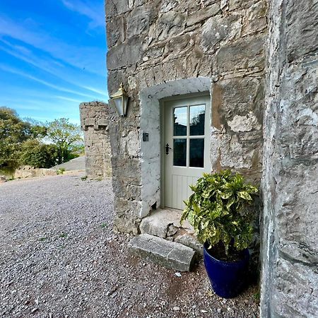 Tan-Yr-Ogo Gate Lodge, Gwrych Castle Llanddulas Екстер'єр фото