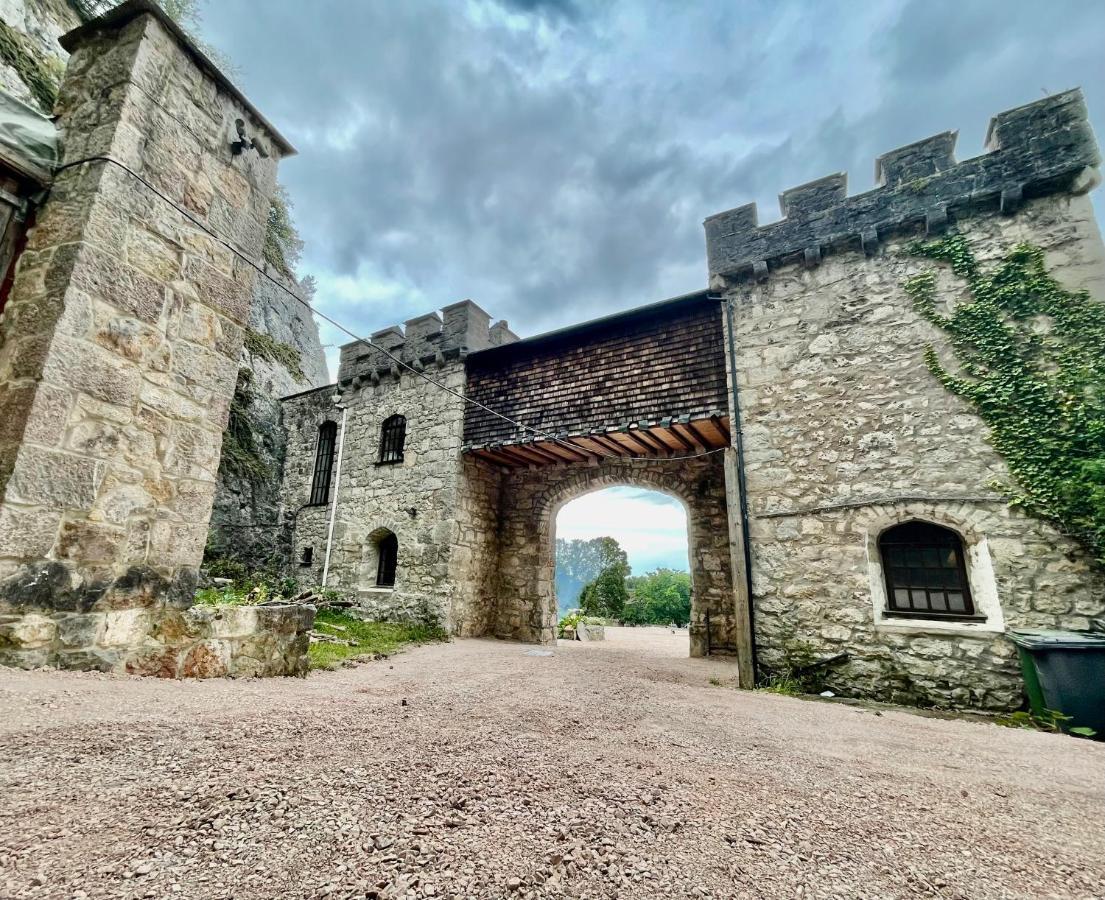 Tan-Yr-Ogo Gate Lodge, Gwrych Castle Llanddulas Екстер'єр фото